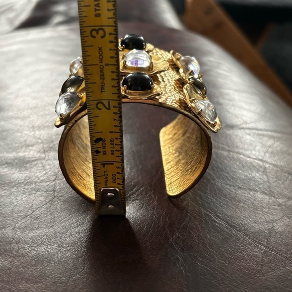 Amazing wide gold plated cuff bracelet - Picture 7 of 9